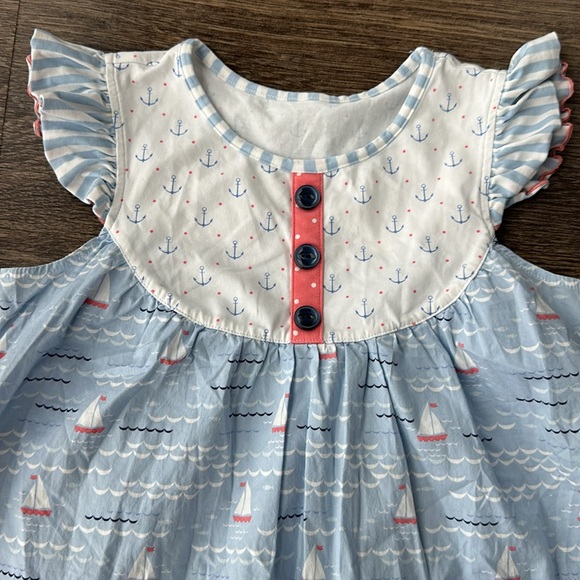 Serendipity Blue and White Sailboat Top size 9/10 - Picture 2 of 5